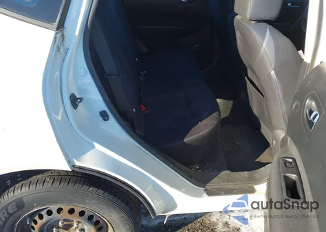 2015 Nissan Rogue Select S z USA, uszkodzony, nr VIN JN8AS5MT8FW158516